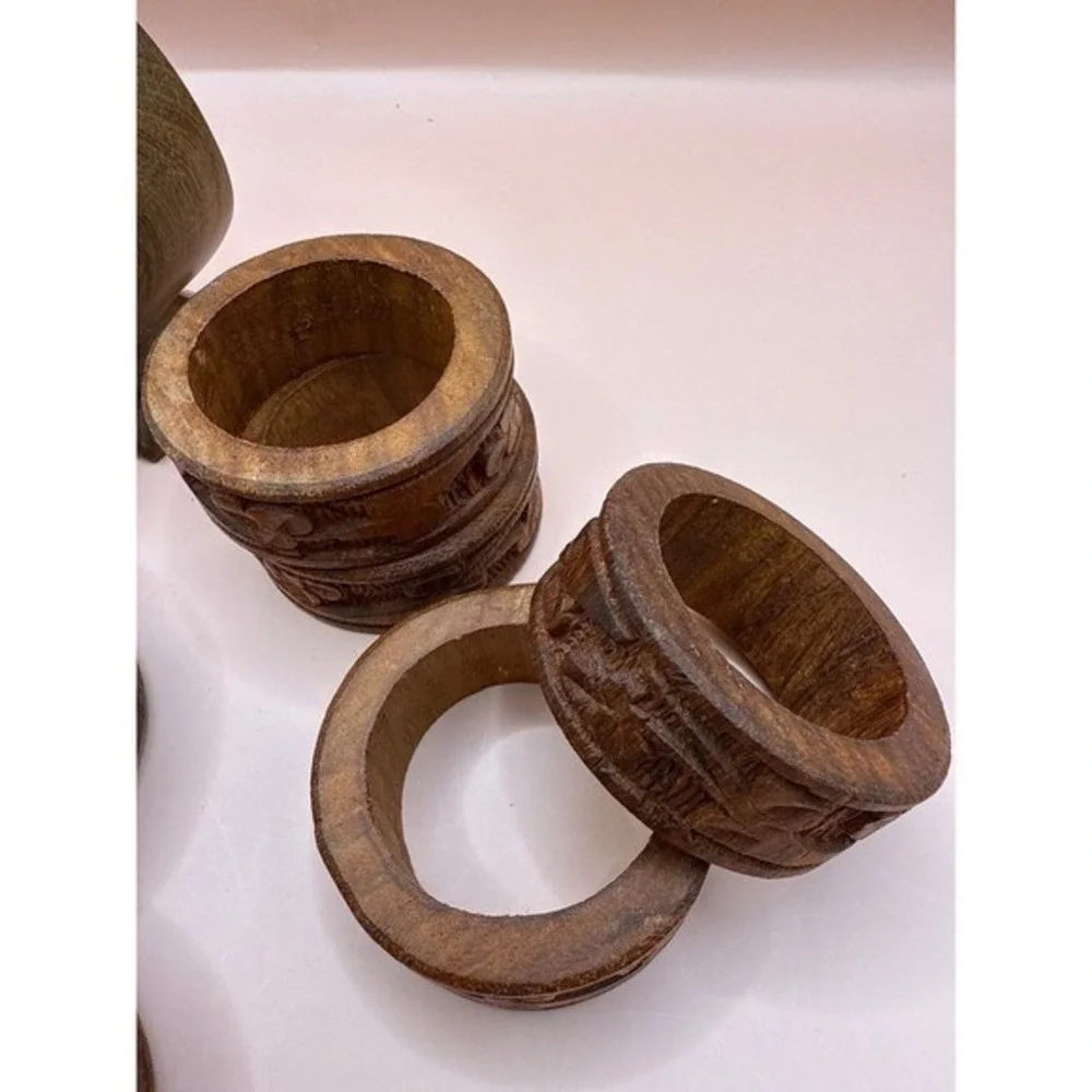 Hand Carved Wood Napkin Rings Various Lot‎ Set Rustic Home Decor Giraffe